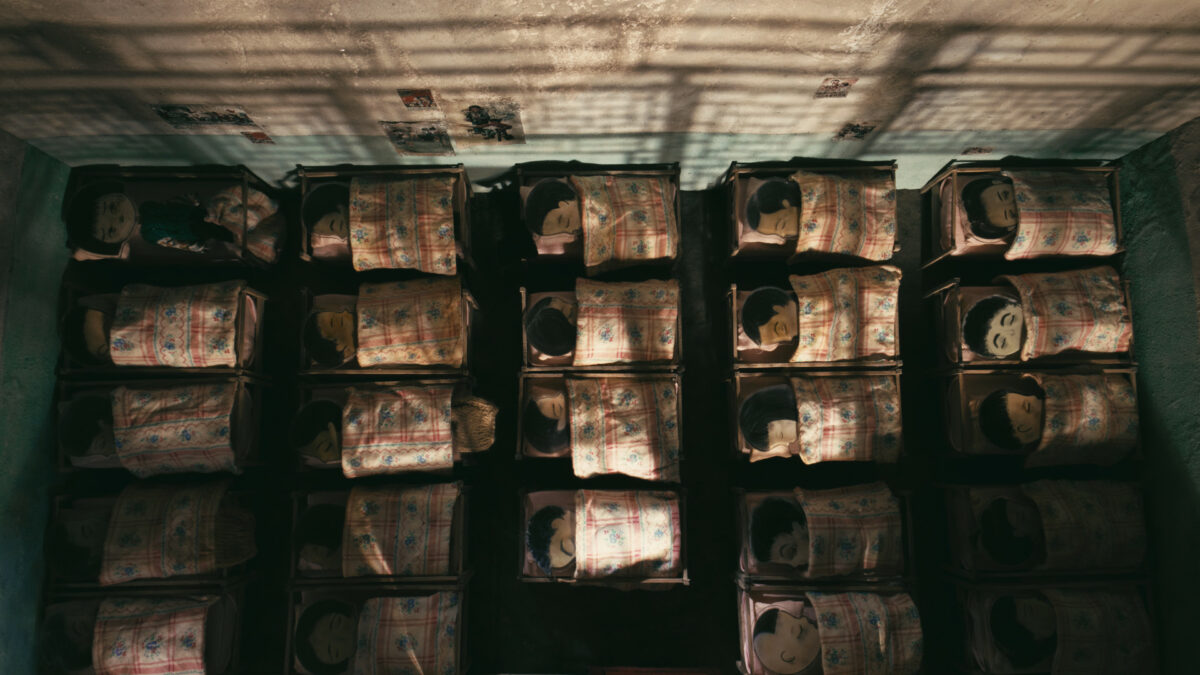 Kadr filmu Swallow Flying to the South